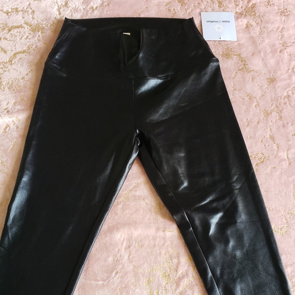 ease of motion Pants & Jumpsuits Ease Of Motion Black Leggings